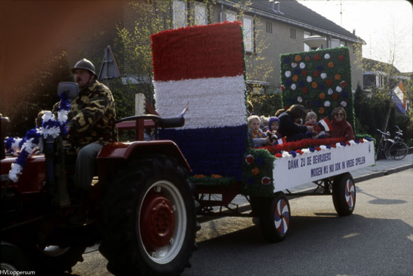 2016-04-23_Optocht-Oranje-commitee-1985-(1).jpg